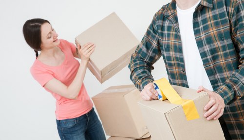 Planning home moves in Wimbledon with organised boxes and a checklist