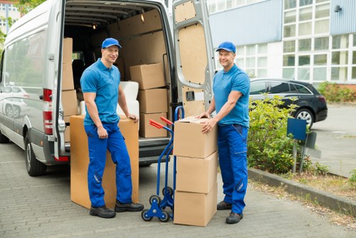Flexible Wimbledon storage units for moving and decluttering needs
